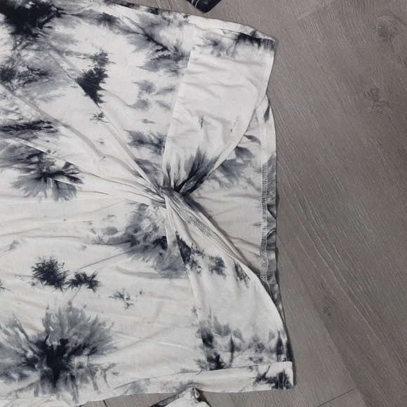 Shein Curve Tye Dye Cold Shoulder Top - Picture 6 of 8